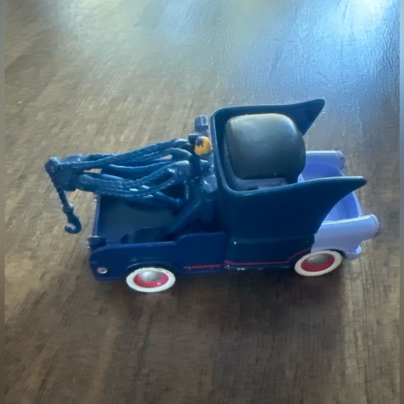 Disney Pixar Cars 2 - VAMPIRE DRACULA MATER 2013 - 1:55 Scale Diecast - Picture 3 of 8